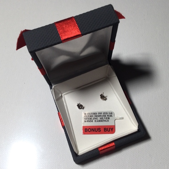 Cultured Freshwater Pearl Sterling Silver 8-9MM Earrings - Picture 5 of 5